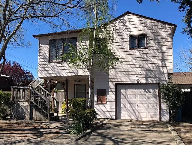 909 North St
