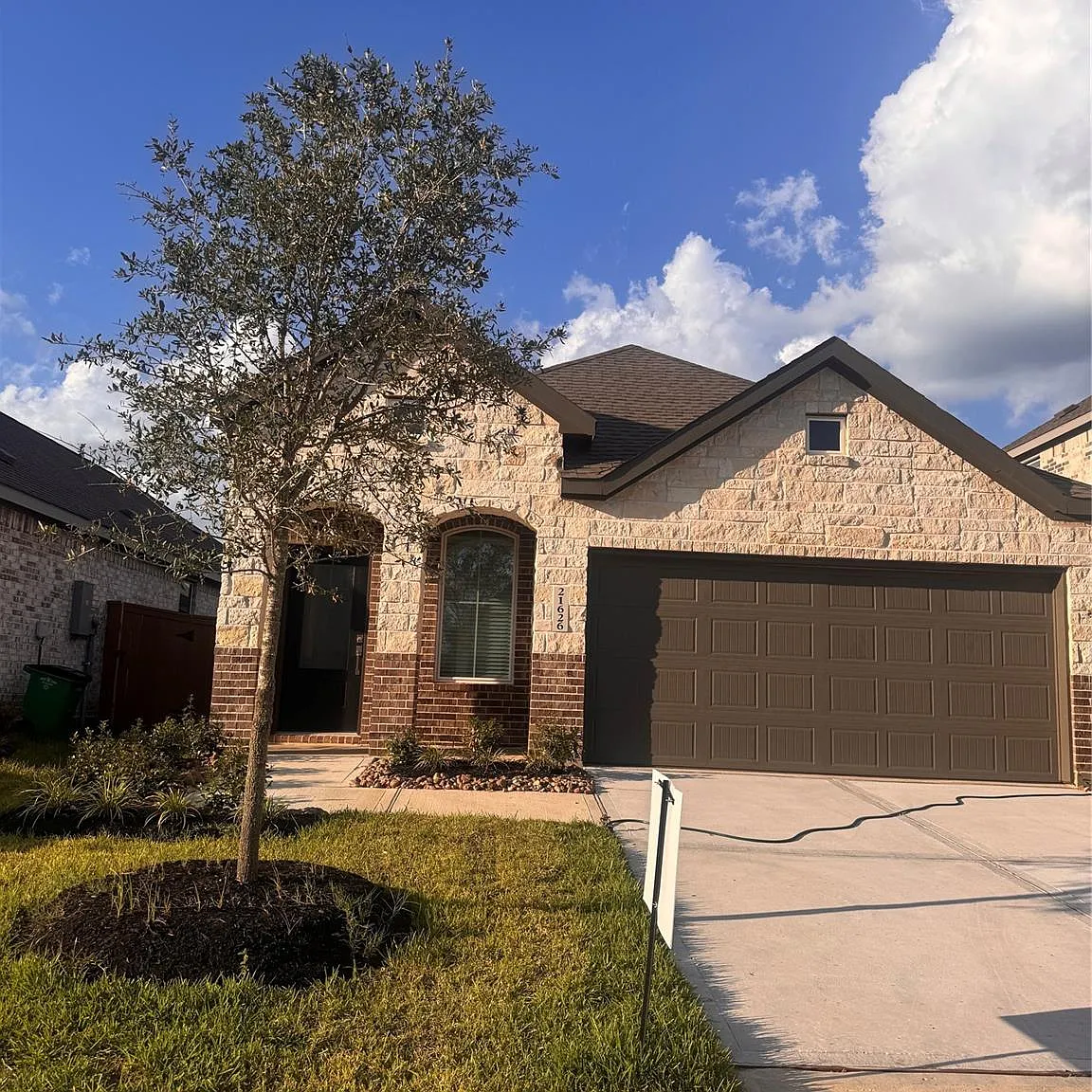 4 bed, 3.0 bath, 1868 sqft, $2,450 — Photo 1