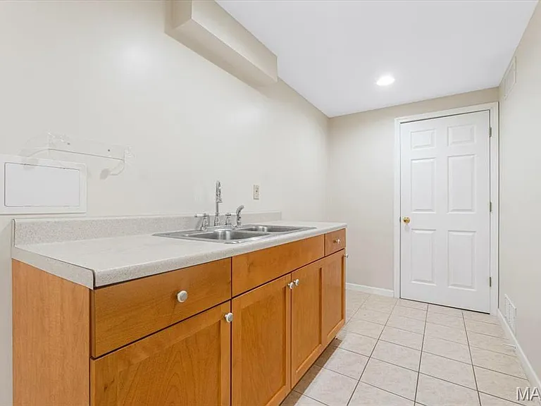 208 Kylewood Ct — Photo 43