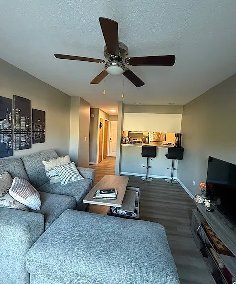 906 N 7th St — Photo 14