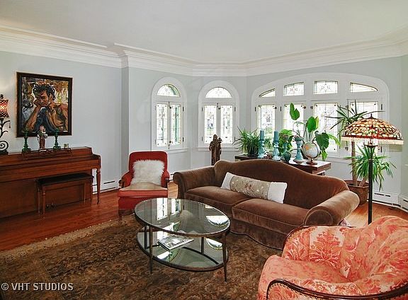 2nd image of 936 N Oak Park Ave