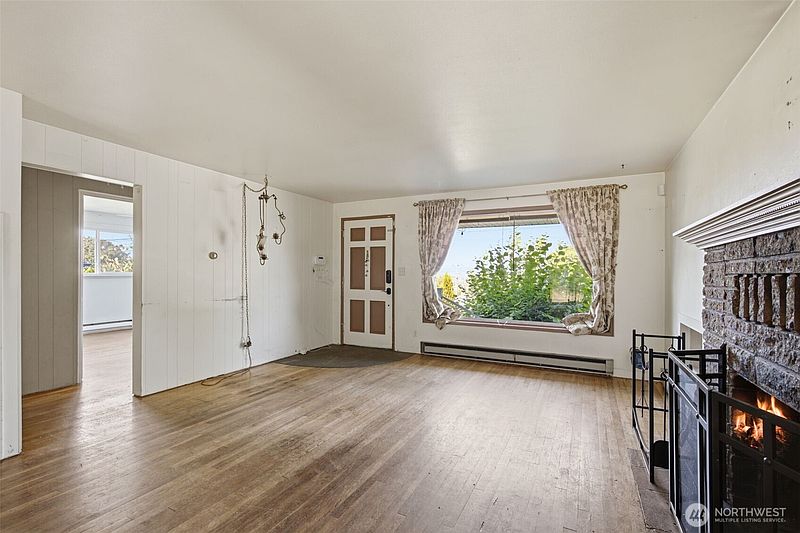 5th image of 232 Bridgeway