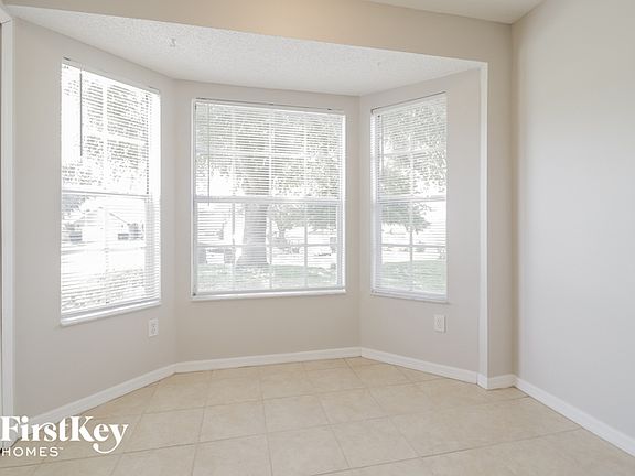 4th image of 7555 Groveoak Dr