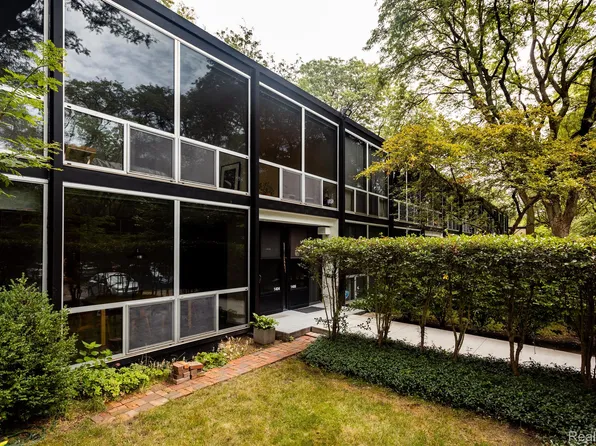 1404 Nicolet Pl, Detroit, MI 48207