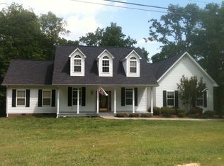 5017 Village Dr, Cohutta, GA 30710