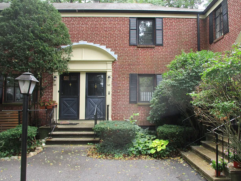 52 Grant Ave — Photo 1