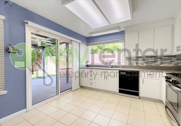 7005 Woodside Dr — Photo 11