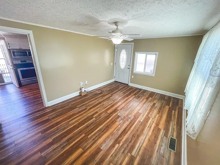 1206 Golf St — Photo 7