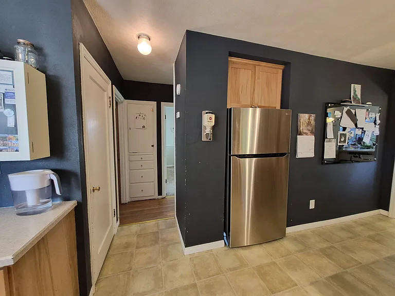 1122 E 6th St — Photo 26
