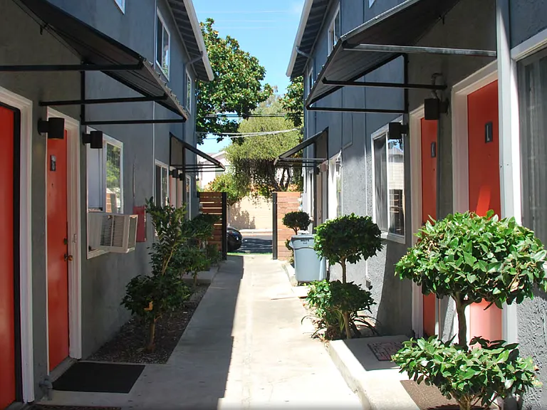 Cedar Blvd — Photo 8