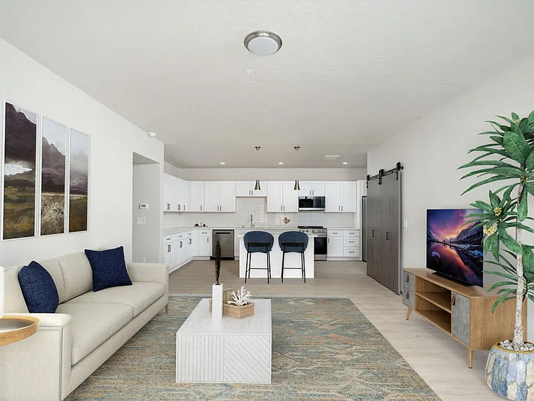 The Vistas Apartments at Beacon Hill — Photo 46
