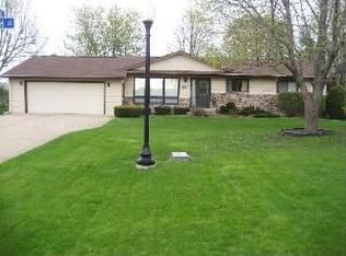 521 8th St, Princeton, IL 61356