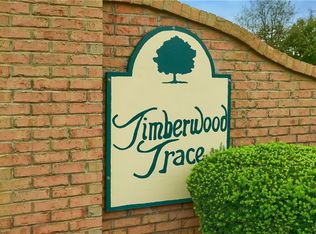 1070 Timberwood Dr, Beaver Falls, PA