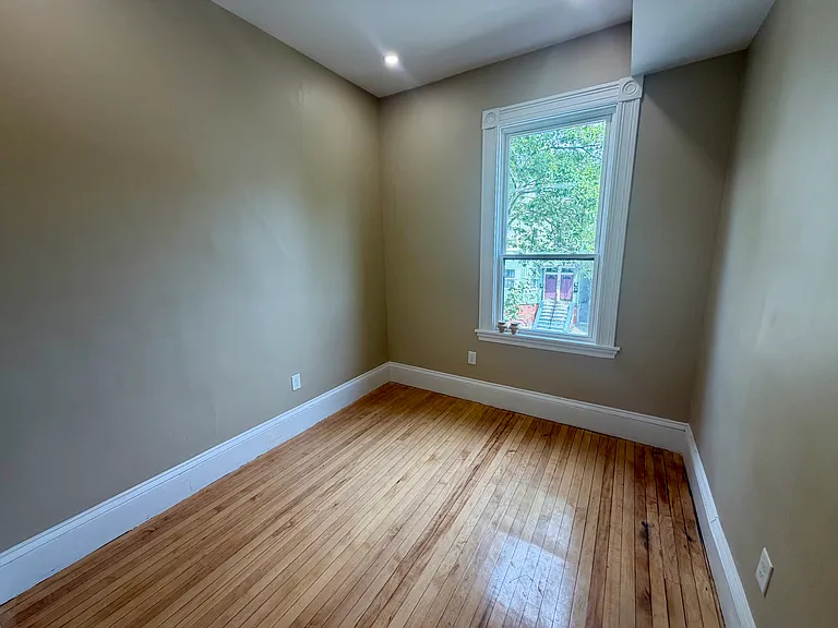432 Meridian St #2B — Photo 13