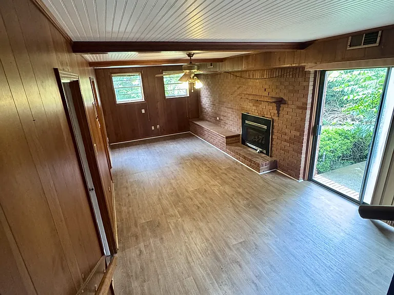 1403 Joyner Ave — Photo 12