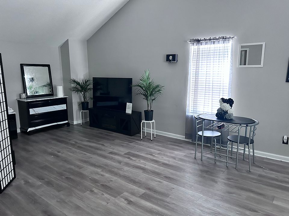 2nd image of 7568 Sugarcreek Dr