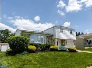 1143 Bloomdale Rd, Philadelphia, PA 19115