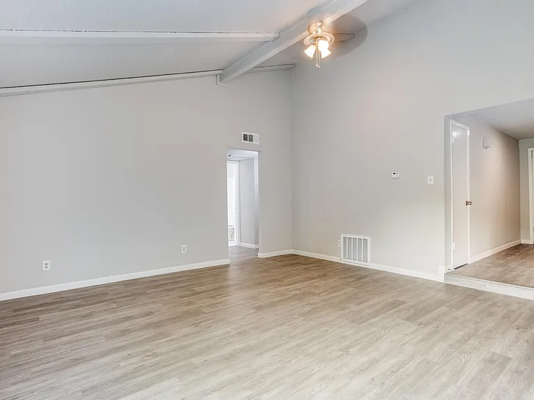810 Ravencroft Dr — Photo 14