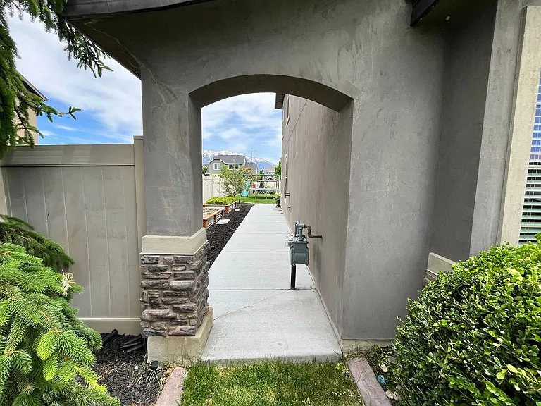 2049 S Meadow Marsh Dr — Photo 32