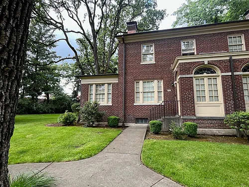 400 Hathaway Rd Photo 1
