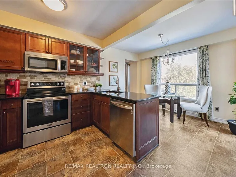 68 Flint Cres #UPPER — Photo 10