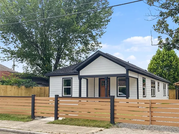 2307 Chestnut St, Houston, TX 77009