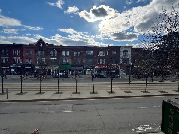 383 Spadina Ave #2A, Toronto, ON M5T 2G6