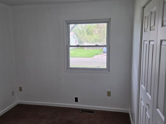 5th image of 378 Sycamore Dr