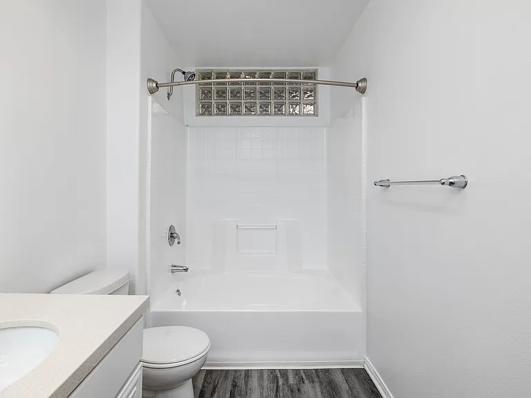 7044 Lanewood Ave — Photo 81