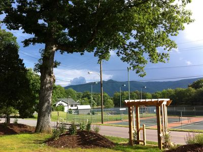 501 Azalea Ave, Black Mountain, NC, 28711