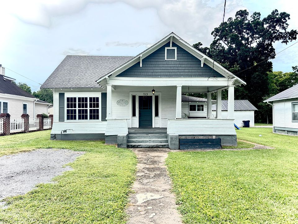 1st image of 713 Cove Rd