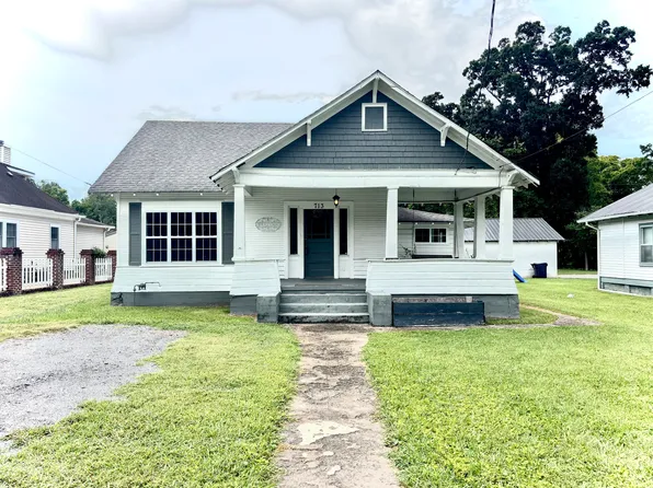 713 Cove Rd, Chickamauga, GA 30707