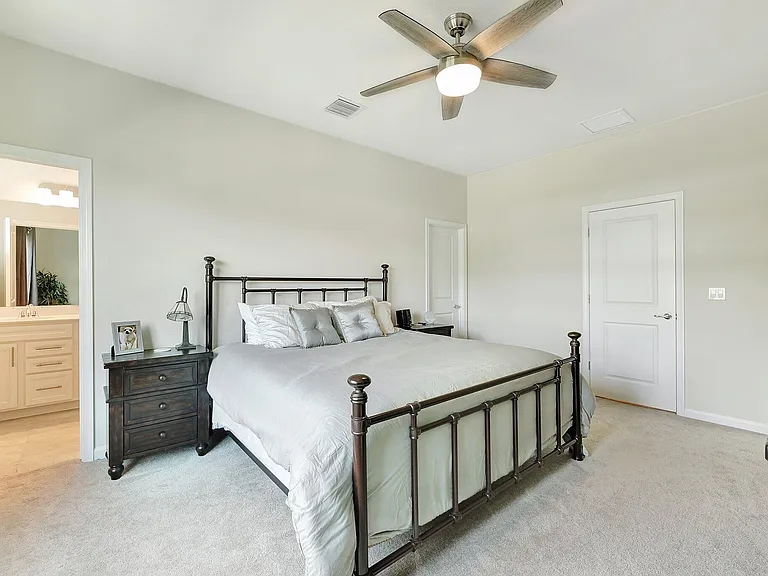 1807 SE Ocean Cove Way — Photo 20