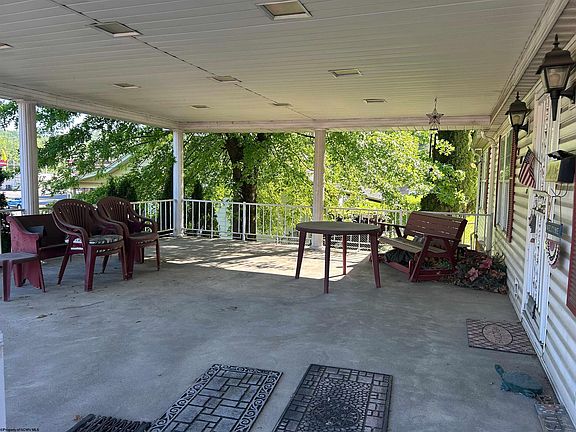 2nd image of 1014 Indiana Ave