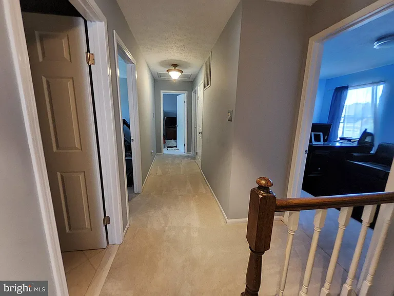504 Parliament Rd — Photo 26