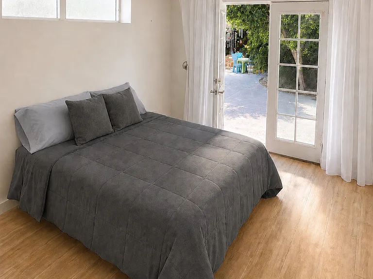 7803 White Oak Ave — Photo 16