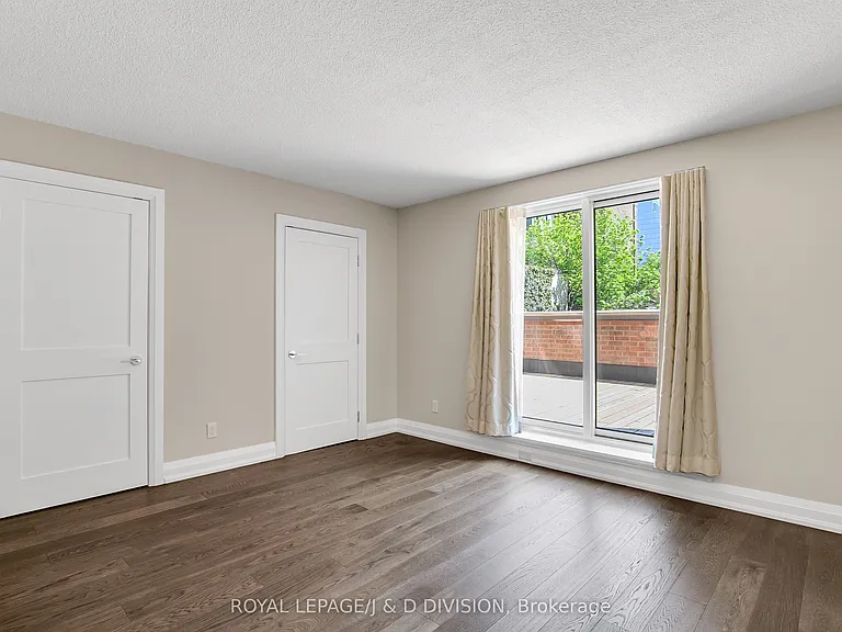 25 George St S #405 — Photo 29