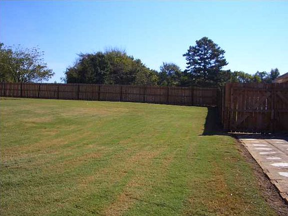 5th image of 238 Primrose Dr