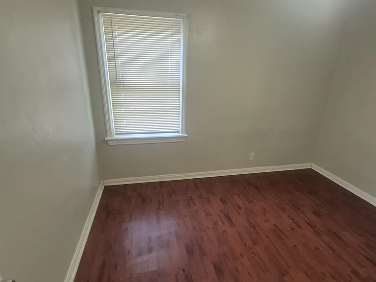 433 Plaza Ave — Photo 20