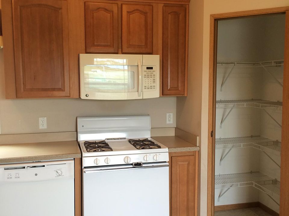 Kitchen & Pantry