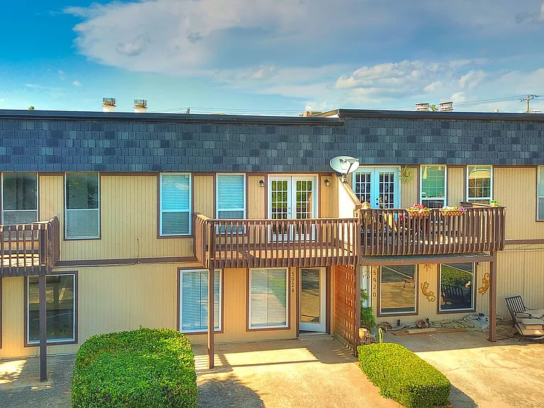 5924 W Hefner Rd — Photo 1