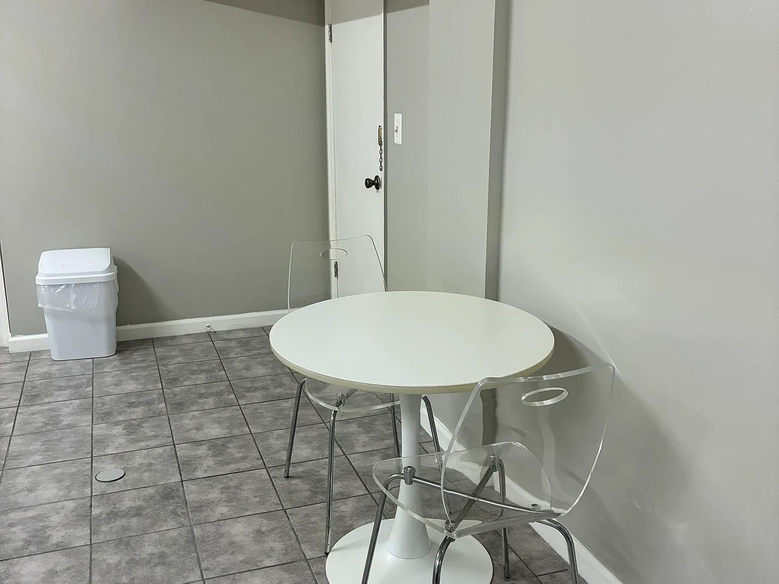 Studio, $1,400 — Photo 4