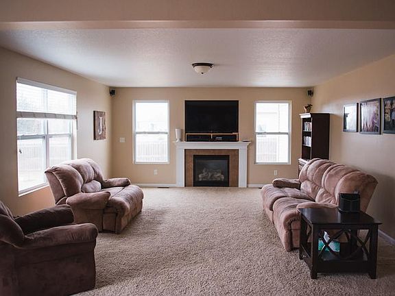 family room with gas fireplace