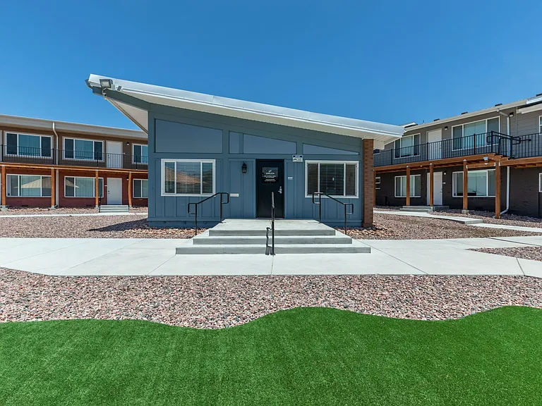 The Carlson Apartments — Photo 2