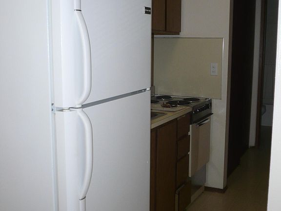 5th image of 105 Anoka Ave APT 10