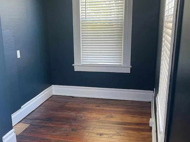 114 Blackburn Ave — Photo 7