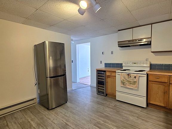 4th image of 204 Bourne St Unit 204