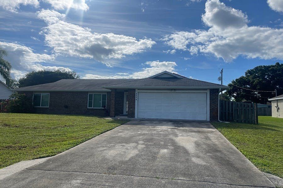 1st image of 1118 SW Eleuthera Ave