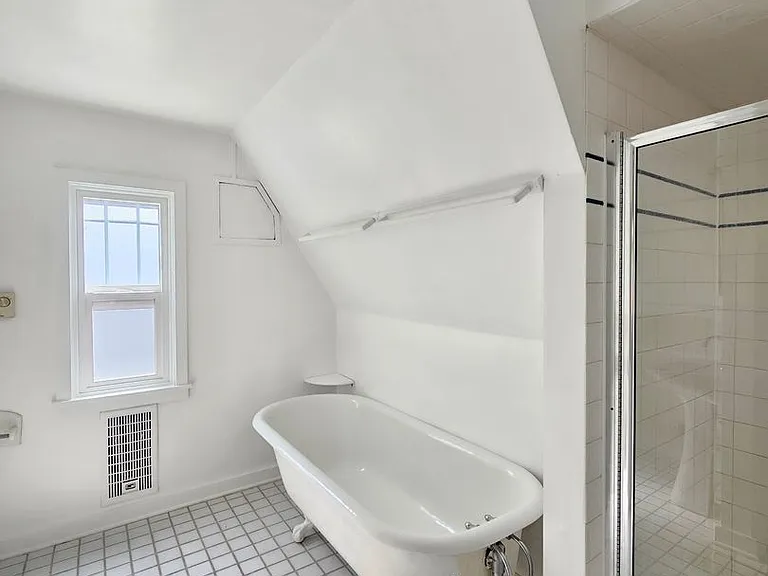 1922 E 18th Ave — Photo 34