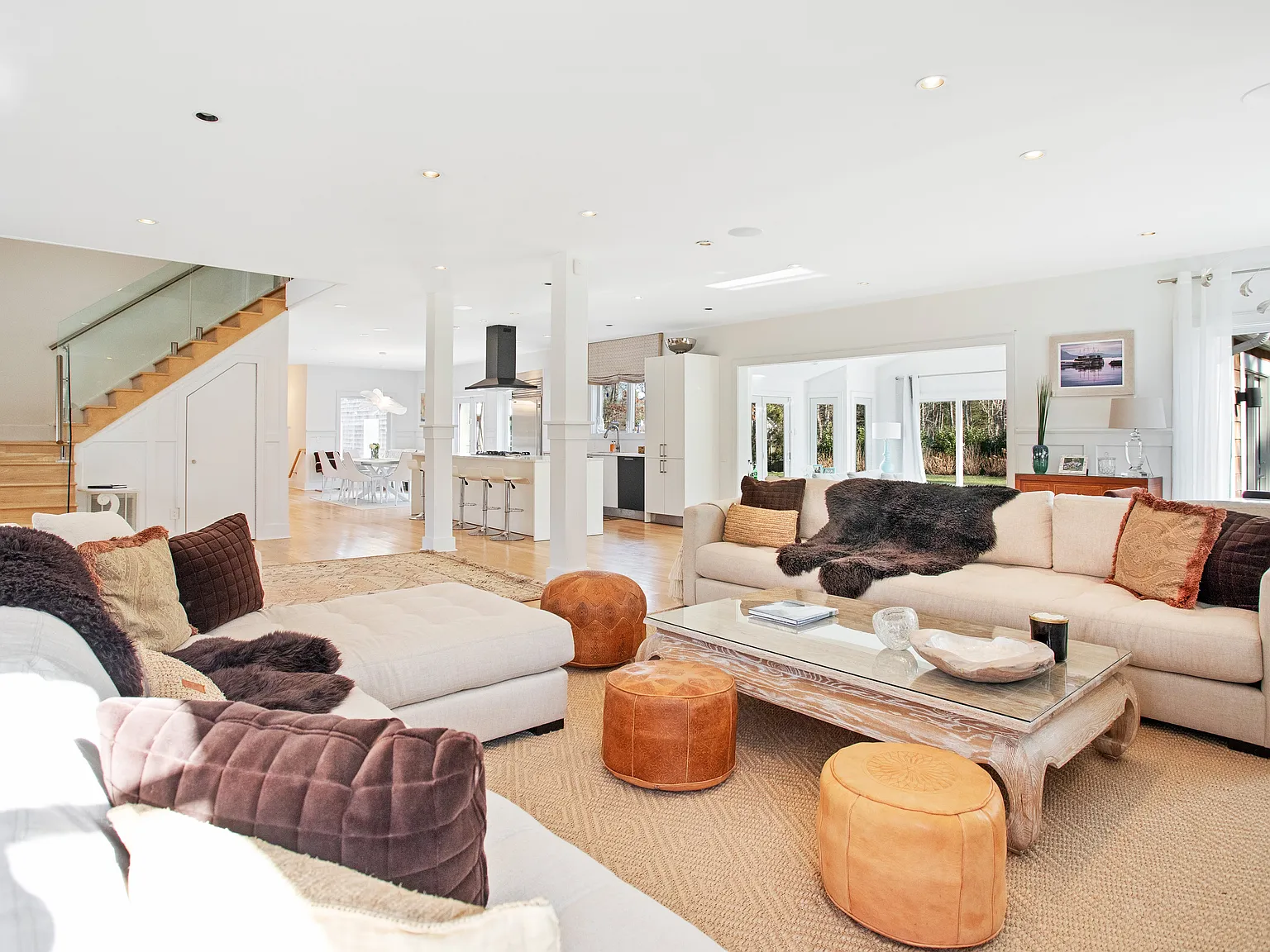 New to Market East Hampton With Pool House — Photo 3